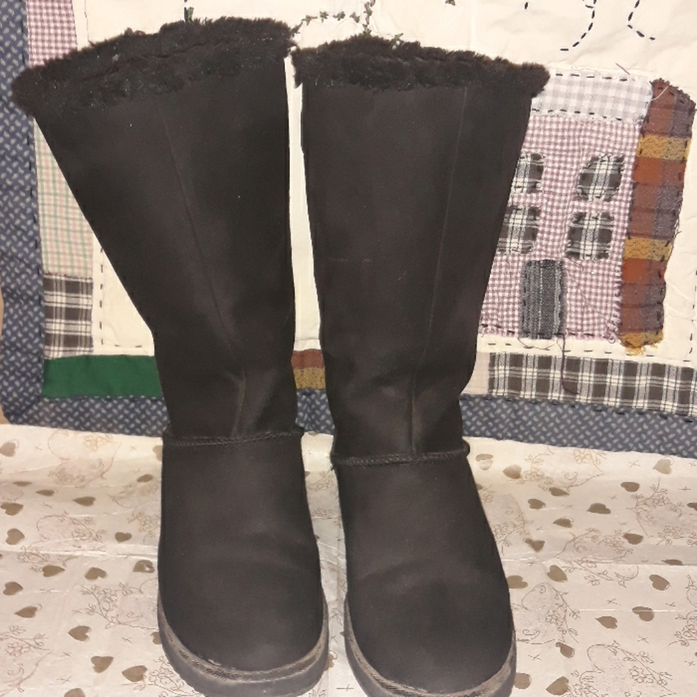 Black boots
